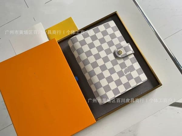 Luxury Stylish unisex genuine leather Notepad Top quality Designer notebook fashionable multi- functional Diary Agendas Protective Case Card Passport Holder