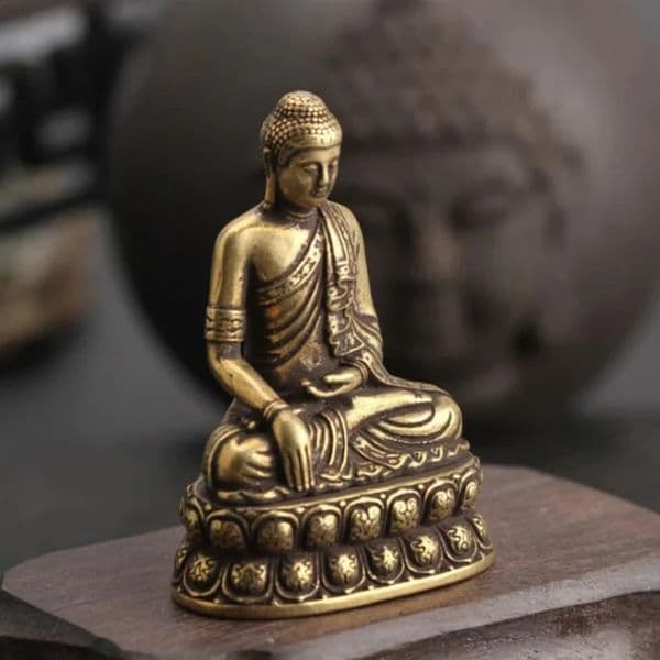 Vintage Brass Sitting Buddha Figurine Small Sakyamuni Statue for Collection Journey Worship Antique Home Desktop Decor 260208