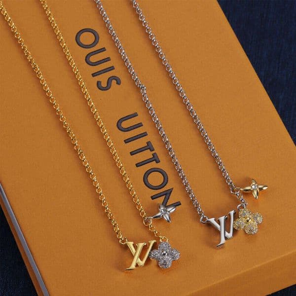 Simple And Exquisite Diamond-Encrusted For Women, Light Luxury, Niche, Elegant, Versatile Small Pendant, Adjustable Necklace Wholesale Bb9