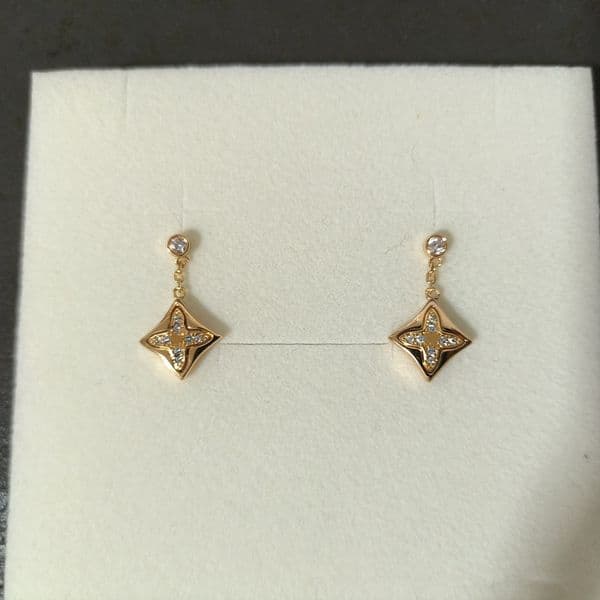 Luxury Women Stud White Pearl Earrings Designers Rose Gold Fashion Stud Earrings For Wedding Party jewelry never fade