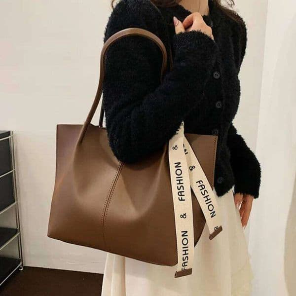 Chic Large Capacity Tote Bag for Women - Fashionable Shoulder Handbag with Polyester Lining, Available in Brown/Black Z260224