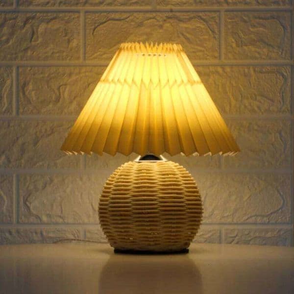 AC or DC Powered Vintage Rattan Table Lamp Pleated Fabric Lampshade E27 Tricolored Bulb Cute LED Desk Light for Bedroom Study H260224