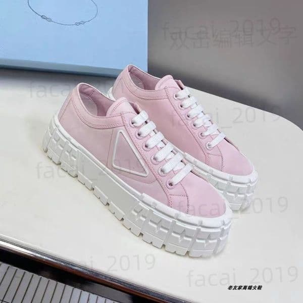 Designer Women Monolith Casual Shoes Thick Bottom Gear Triangle P Black Cloudbust Genuine Leather Shoe Increase Platform Sneakers Size 35-41 z3