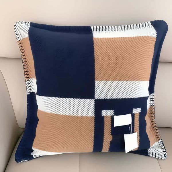 H Luxurious Household Cashmere Bedding Cozy Blanket Cushion Cover Ensemble Y260520