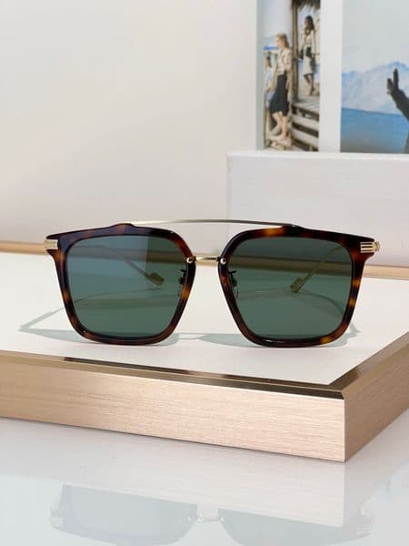 Luxury Designers Womens Sunglasses For Women Men Sun Glasses Mens Designer KEOHH Fashion Style Protects Eyes Random Box