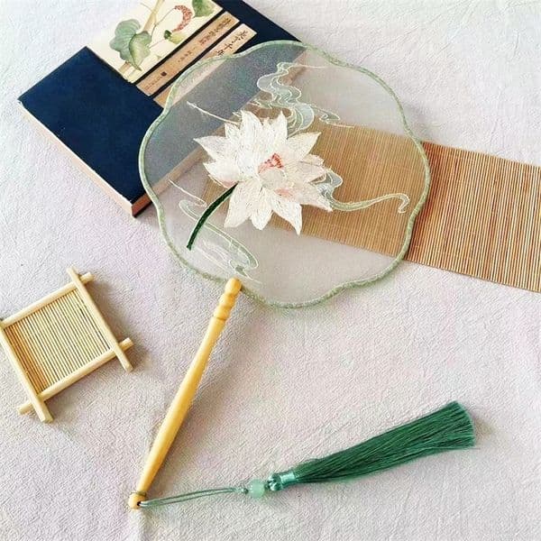 Chinese Embroidery Group Fan Classical Long Handle Double Sided Embroidery Round Fan Han Chinese Clothing Dance Fan 260208CJ