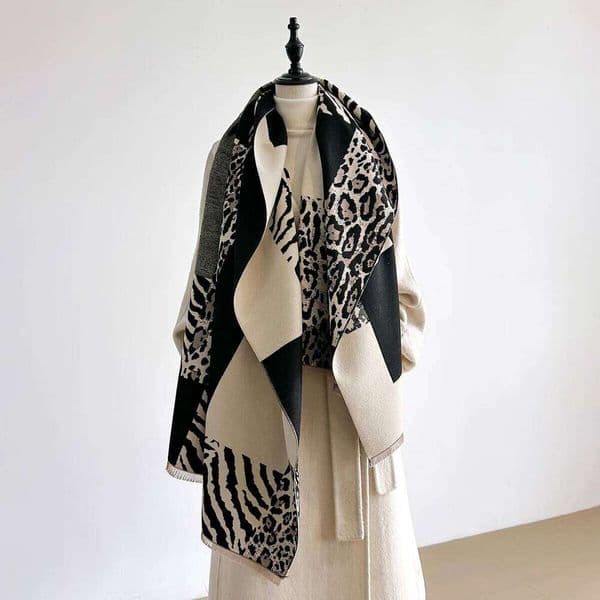 New Brand Elegance Two-Sided Leopard Print Scarf Soft Warm Fringe Pashmina Shawl Autumn and Winter Coldproof Windproof Blanket S260226