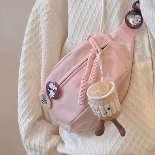 G68 Chic New-York Inspired Womens Pouch: Durable Chest Backpack Design