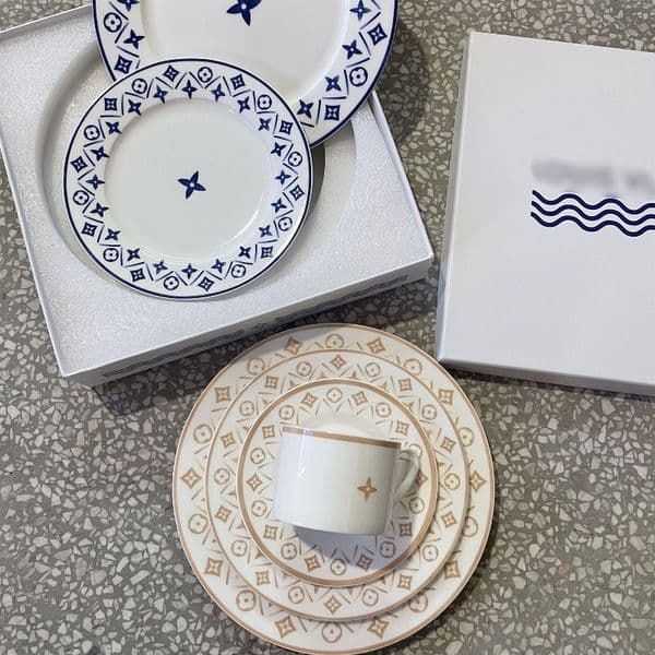 Casualgrids Style Bone China Tableware Suitfor Home Dish Plate Classy Gift Box Gift Luxury Suit Afternoon Tea Set