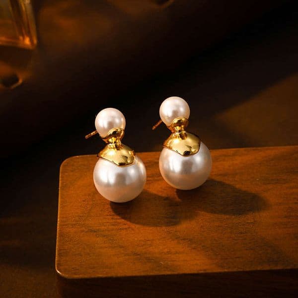 French-style minimalist large small pearl earrings for women, high-end luxury, unique and versatile design, fashionable ear accessories