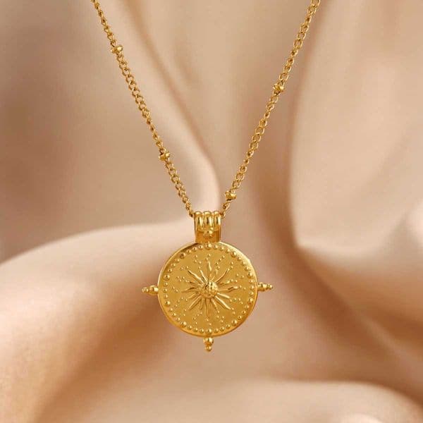 Compass Pendant Necklaces Vintage For Women Gold Plated Stainless Steel Geometric Round Compass Necklace Party Wedding Jewelry M260601
