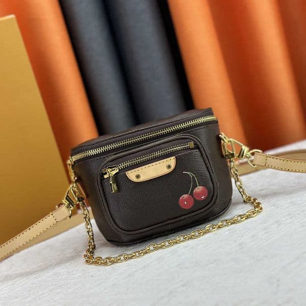 Classic Fanny Packs Designer bags Brown Mini Bumbag Man Women Waist Bags Embossed Cross Body Bum Bag Mens Belt Bag Chains Handbags 250215