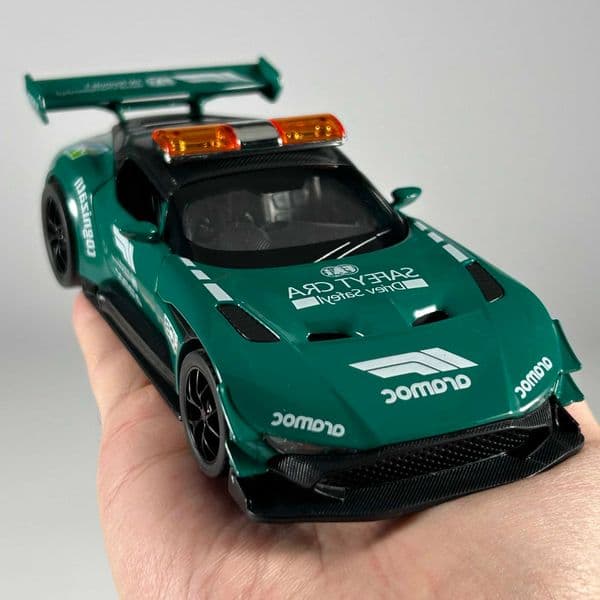 132 Aston Martin Vulcan Safety Car Alloy Metal Diecast Model Car Sound Light Pull Back Collection Hobby Children Toy Car Gift L260601