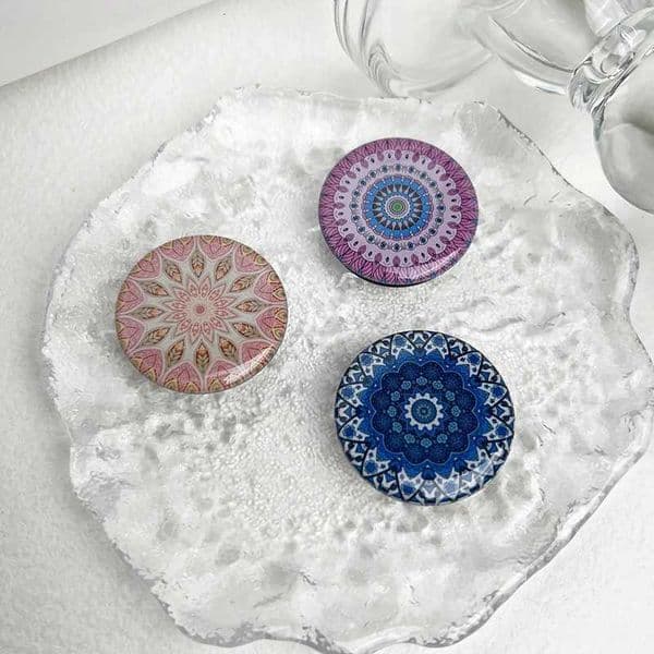Mandala pattern 1pc drop adhesive Socket phone stand Drop adhesive pattern foldable desktop stand Mandala mobile phone gripJ260601