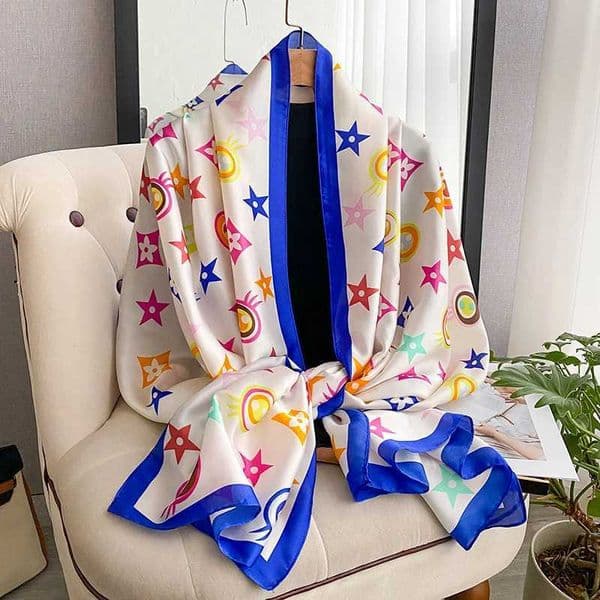 Fashionable European And American Style Printing Simulation Silk Womens Large Square Scarf Shawl Factory Wholesale Luxury Brand Q260601