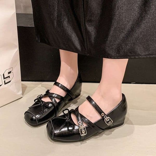 Silver Vintage Bowknot Shallow-Heel Women's Shoes 2026 Spring/Summer New French Style Single-Strap Ballet Flats To Match Skirts A5b