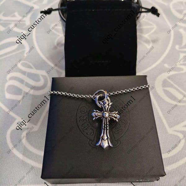 chrome Bold Letter Cross Women chromes Necklaces Designer Brand Flower Pendant Chain Men chromed Jewelry Necklace A2Fr 7