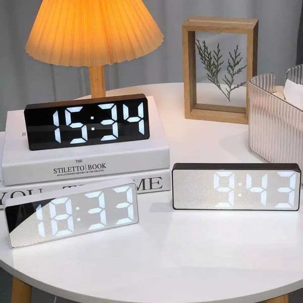 Plastic Voice Control Digital Alarm Clock Dual Alarm Voice Control LED Electronic Alarm Clock Adjustable Anti-disturbT260601