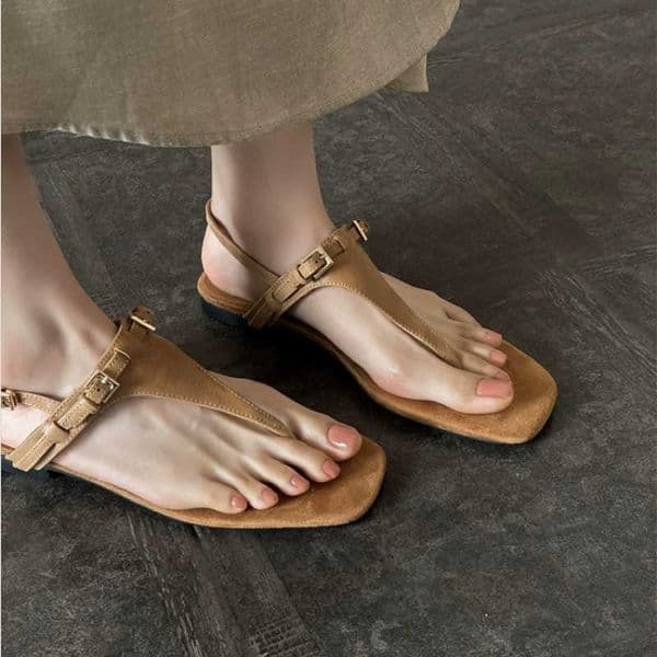 New Clip Toe Womens Sandals Flat Shoes Fashion Summer Slippers 2026 Trend Beach Casual Shoes Designer Flip Flops Dress Slides L260602