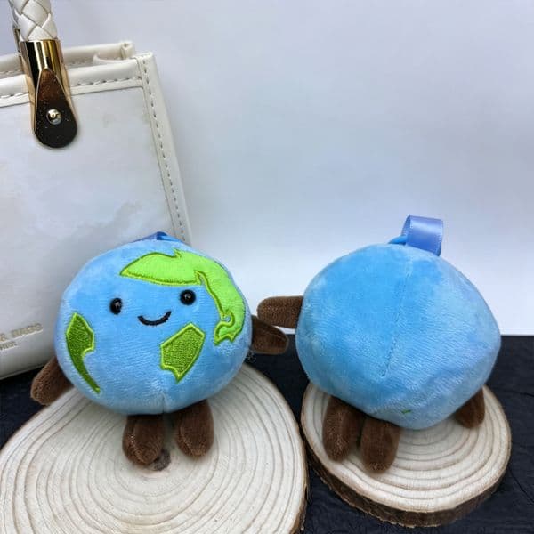 Cute Earth Planet Plush Keychain, Mini Globe Doll Pendant for Backpack Bag Ornament, Couple Gift & Claw Machine Toy