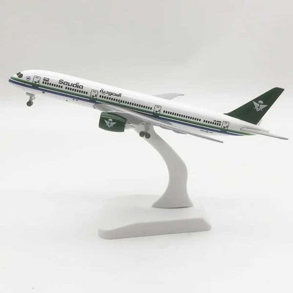 Toy airplane 20cm Saudi Arabian AIR B787 Airlines Metal Replica Miniature Airplane Model Collection toys aircraft for children L2606039ESC