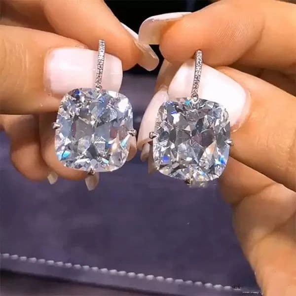 Huitan Chic Womens Drop Earrings Silver Color With Big CZ Stone Gorgeous Female Party Jewelry Anniversary Gift Earring for Girl260530