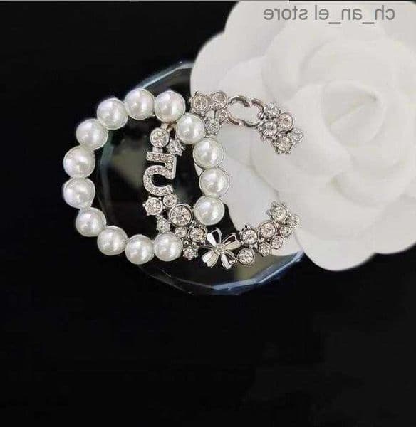 Brooch Women Retro Crystal Rhinestone Pearl Letter Brooches Suit Pin Gifts Jewelry cessories High Quty S260603RJQ7