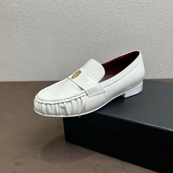 Round Toe Patent Leather Loafers Luxury designer women slip on moccasin shoes Simple ladies dress formal shoes Casual flat shoes Leather Sole Factory footwear