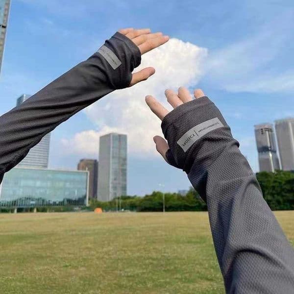 Ice Silk Sunscreen Sleeve Mens Set Summer Driving Arm Sleeves Hand Large Size Loose Cycling Arm Protection Sleeves Ice Sleeve M260604