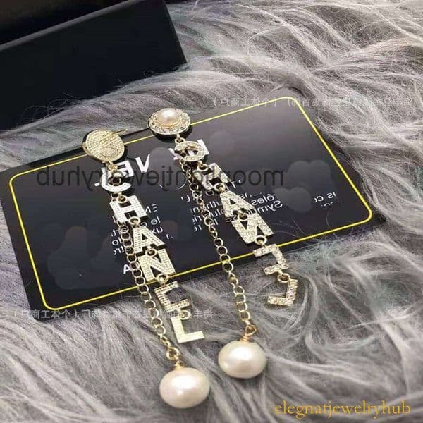 Designer jewelry channels Earrings Long rhinestone earrings fashionable chain pearl earrings ear accessories cc earrings
