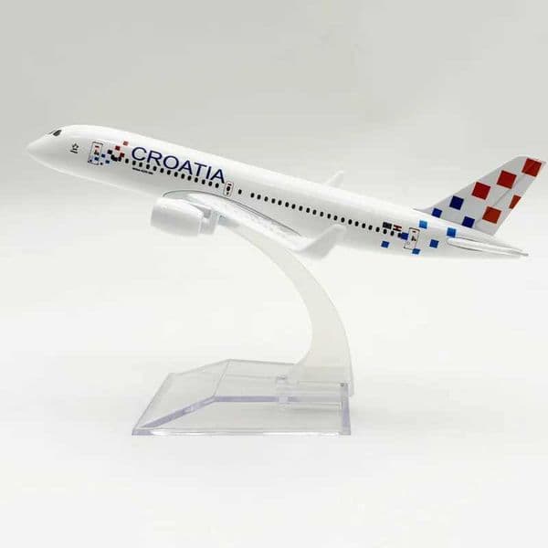 16cm 1/400 Scale Metal Airplane A220 Croatia Airways Model Plane Diecast Crafts With Base Aviation Collectible Aircraft Ornament C260604