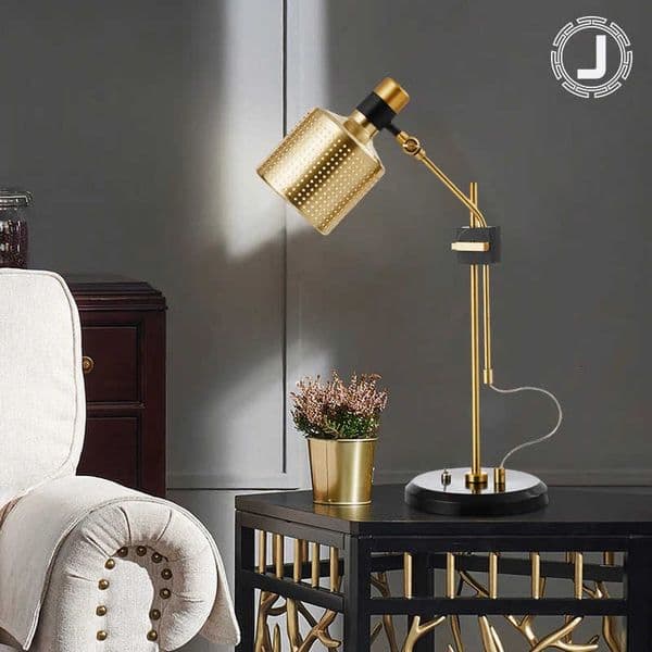 Lamp Living Bedside Room American Bedroom Retro Study Designer Gold Desk Lamp Simple Creative Desk Lamp indoor C260604
