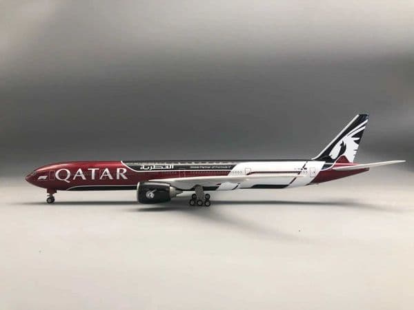 Qatar 777-300 airplane model 47CM Resin collectible aircraft with light and wheels Collectible for Aviation Enthusiast C260604