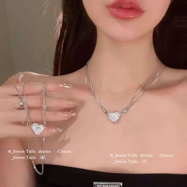 Designer Jewelry Luxury Jewelry Sparkling Diamond Magnetic Heart Necklace For Women, Light Luxury Niche High-End Clavicle Chain, 2026 New Popular Acce