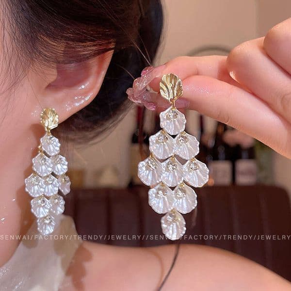 Designer Jewelry Luxury Jewelry Vacation-Style Petal Tassel Earrings For Women, 2026 New Popular Vintage Elegant Stud Earrings, Exaggerated High-End