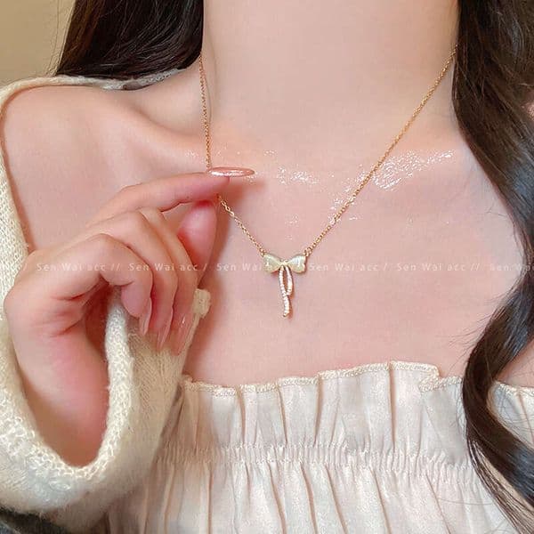 Designer Jewelry Luxury Jewelry Korean-Style Cat's Eye Stone Bow Necklace For Women, Exquisite High-End Titanium Steel Collarbone Chain, Versatile And Stylis