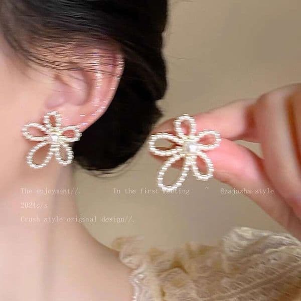 Designer Jewelry Luxury Jewelry Spring New Pearl Flower For Women, Unique And Niche, With A High-End Feel, Vintage French Mini