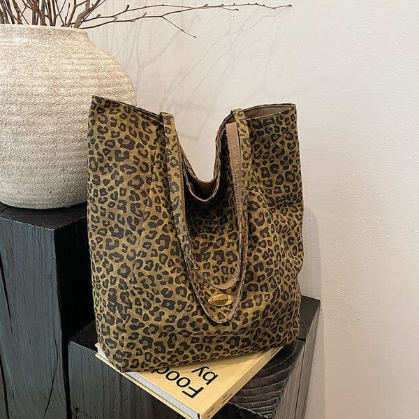 Leopard Print Canvas for Women 2024 Autumn New Fashion Trendy College Style Commuter Large Capacity Double-Sided Tote Bag