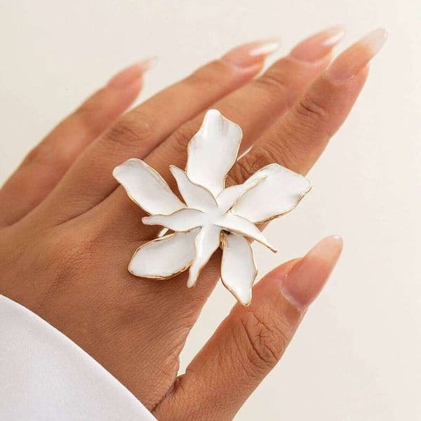 Ingemark 6 Styles Creative White Dripping Oil Irregular Adjustable for Women Romantic Leaves Flower Rings Wed Accessories
