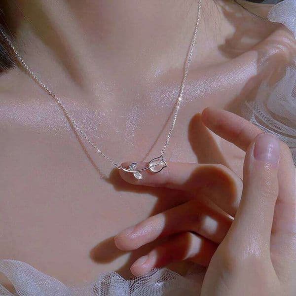 Light Luxury Romantic Tulip Flower Necklace For Women Exquisite Zircon Rose Flowers Clavicle Chain Choker Party Charm Jewelry