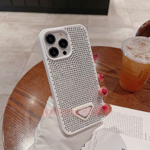 P Luxury Bling Glitter Phone Cases For Phone 15 14 Pro Max Case Fashion Designer Rhinestone Diamond Women Back Cover i 13 Promax 12 11 Triangle Cell 2024