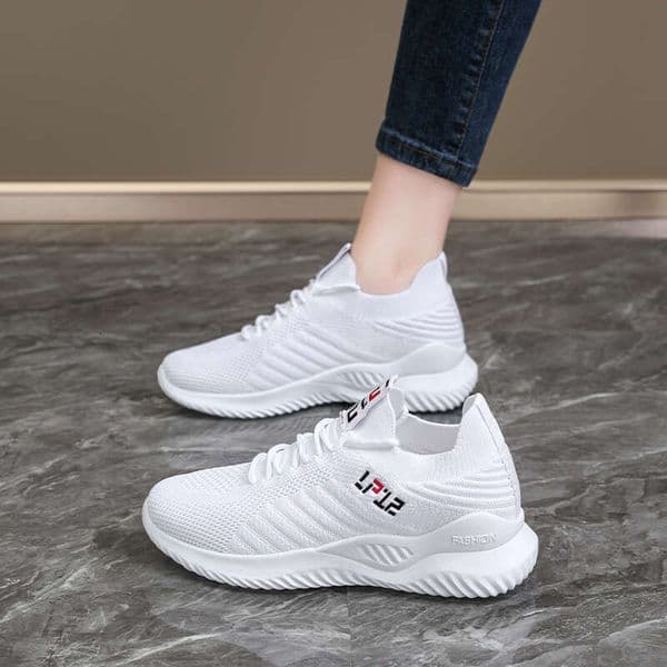 Sneakers Canvas Brown Unisex Shock Flexible Tennis Buckles Lace Block Heel Pointed Toe Rubber Sole TPR Sole Studs Patches Footshoes