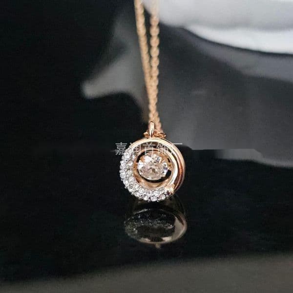 swaro woman necklace designer SWAN Swarovskinecklace Swarovskilieds Swarovskiity jewelry Beating Heart Necklace and Earring Set Lively and Exquisite