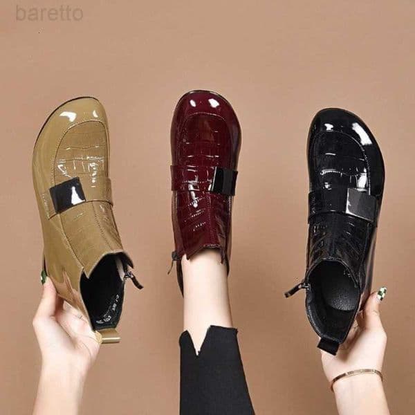 and American Chelsea Short European Boots 2024 Autumn New Flat Bottomed Wear Resistant Lacquer Solid Color Mid Leg Womens BootsR260608
