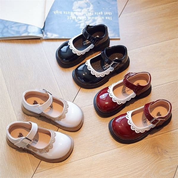 Spring Summer Breathable Kids Leather Shoes for Girls NonSlip Soft Sole Princess Style Toddler Dress Flats Party Wedding W260605