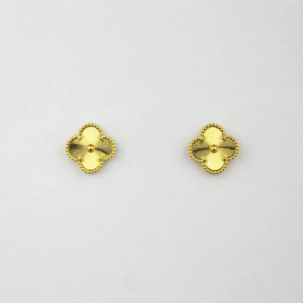 2026 popular Four leaf clover Earrings designer Flower white black red 18K gold Silver charm classic jewelry Earing lady mother gift not fading for women stud 15mm