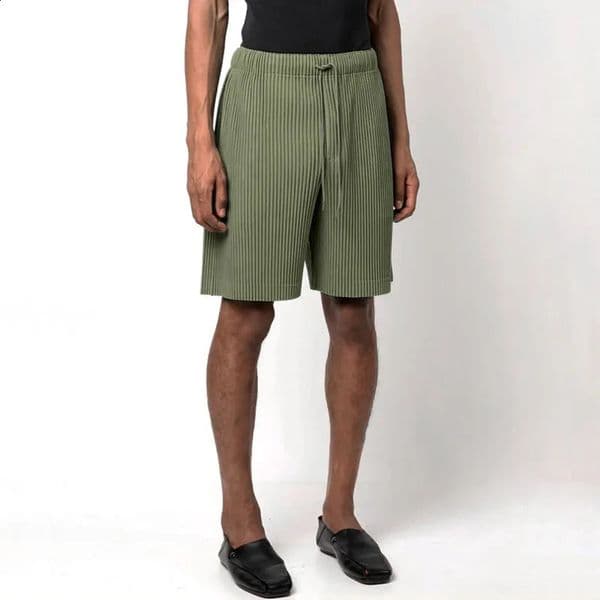 ISSEY 2026 Arrival Japan Miyake Pleated Shorts Draped HighStreet Loose StraightLeg Drawstring Cropped Pants for Men 260610