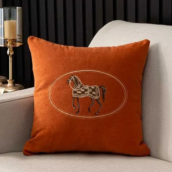 cologne 2026 Elegant American Handembroidered Cushion Cover With Horse Design Perfect For Sofa Home Office Living Room perfume Or Car Size 45X45cm Free Shipping 16