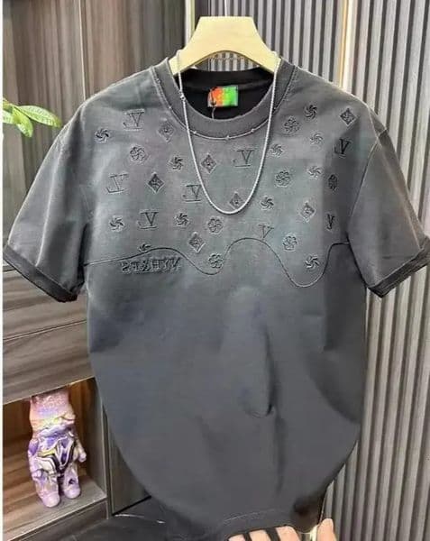 hot Free delivery Men's T Shirts Fashionable round neck embroidered short sleeved T shirt with fashionable design se 417