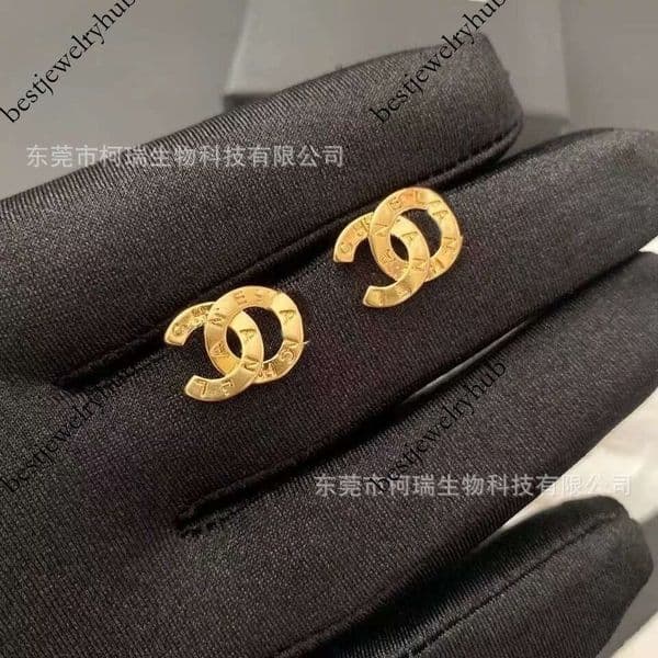 Designer Channel Style cc -style double C for women, fashionable small size gold sier needle earrings